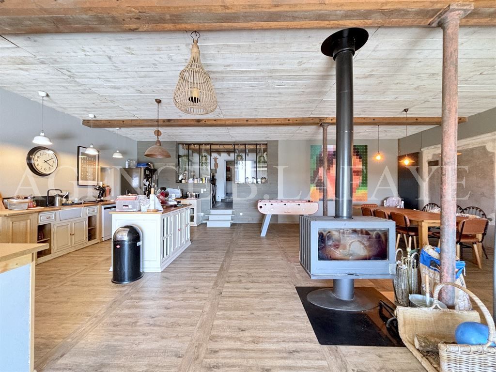 property 7 rooms for sale on BORDEAUX (33000)