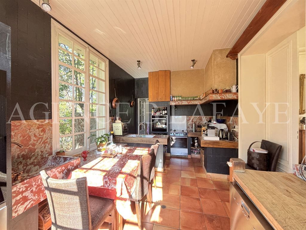property 9 rooms for sale on MERIGNAC (33700)