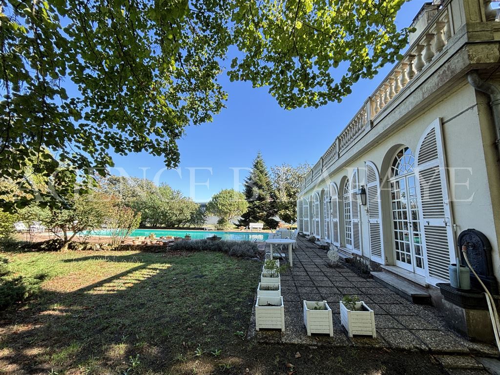 property 9 rooms for sale on MERIGNAC (33700)