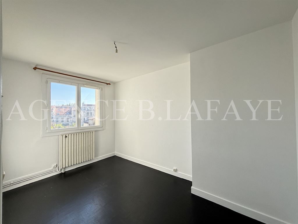apartment 3 rooms for rent on BORDEAUX (33000)