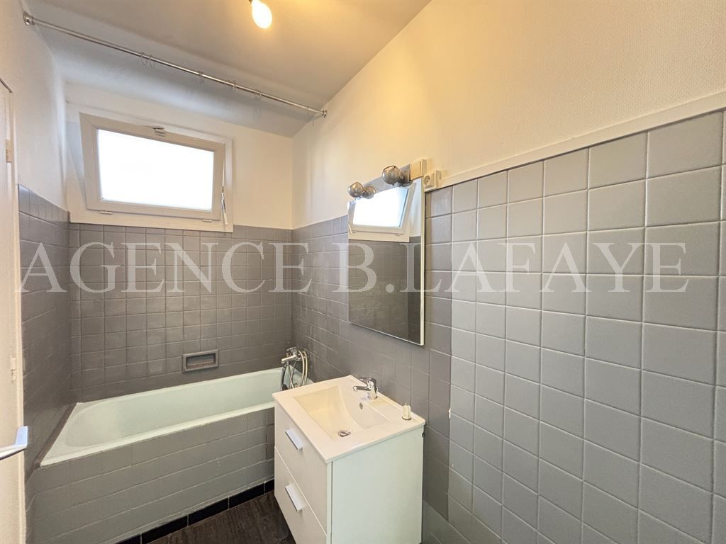 apartment 3 rooms for rent on BORDEAUX (33000)