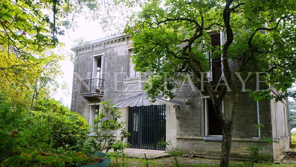 mansion 13 rooms for sale on BORDEAUX (33000)