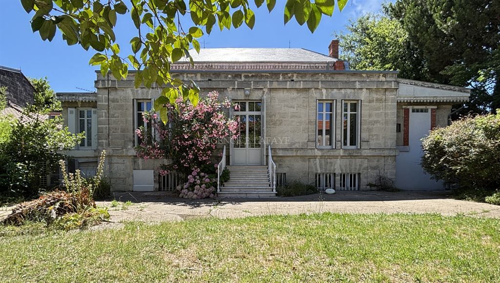 house 9 rooms for rent on BORDEAUX (33000)