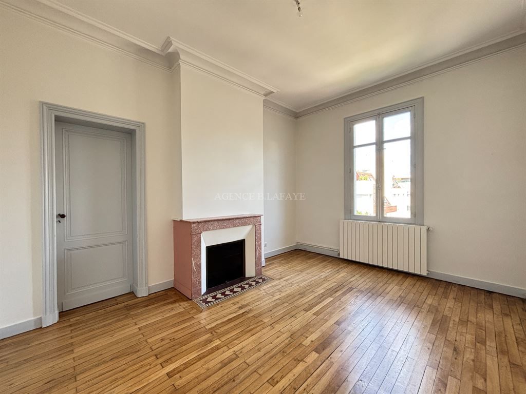 apartment 4 rooms for rent on BORDEAUX (33000)