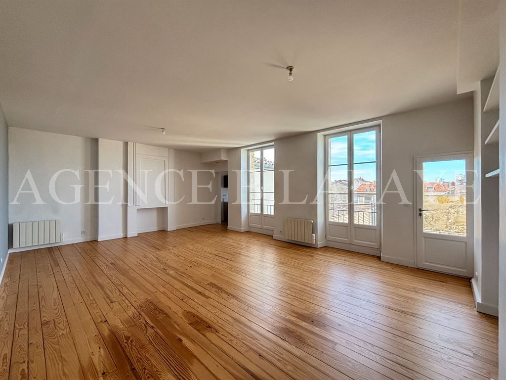 appartement 5 pièces en location sur BORDEAUX (33000)