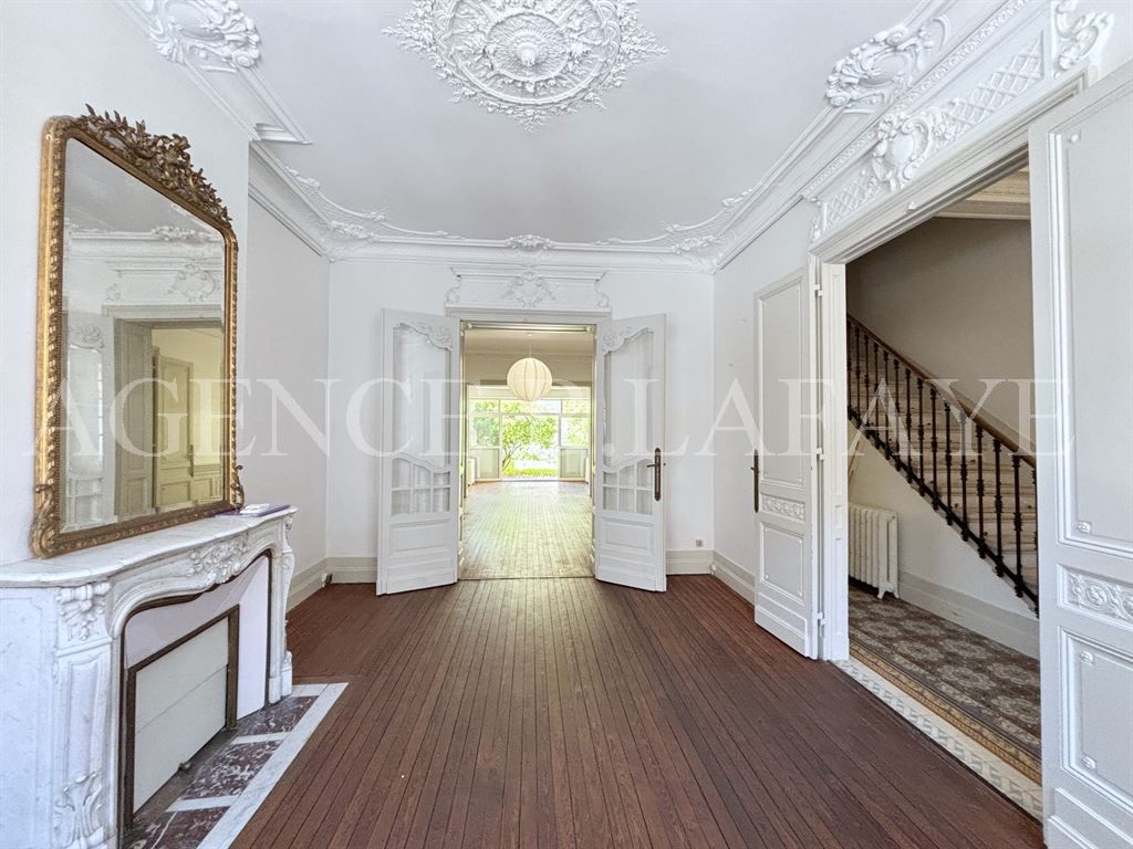 house 8 rooms for rent on BORDEAUX (33000)